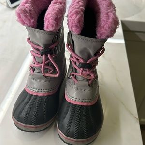 Sorel kids link and gray snow boots